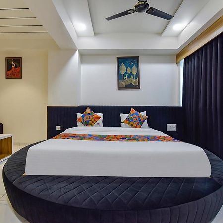 Fabhotel Bliss Ахмедабад Экстерьер фото